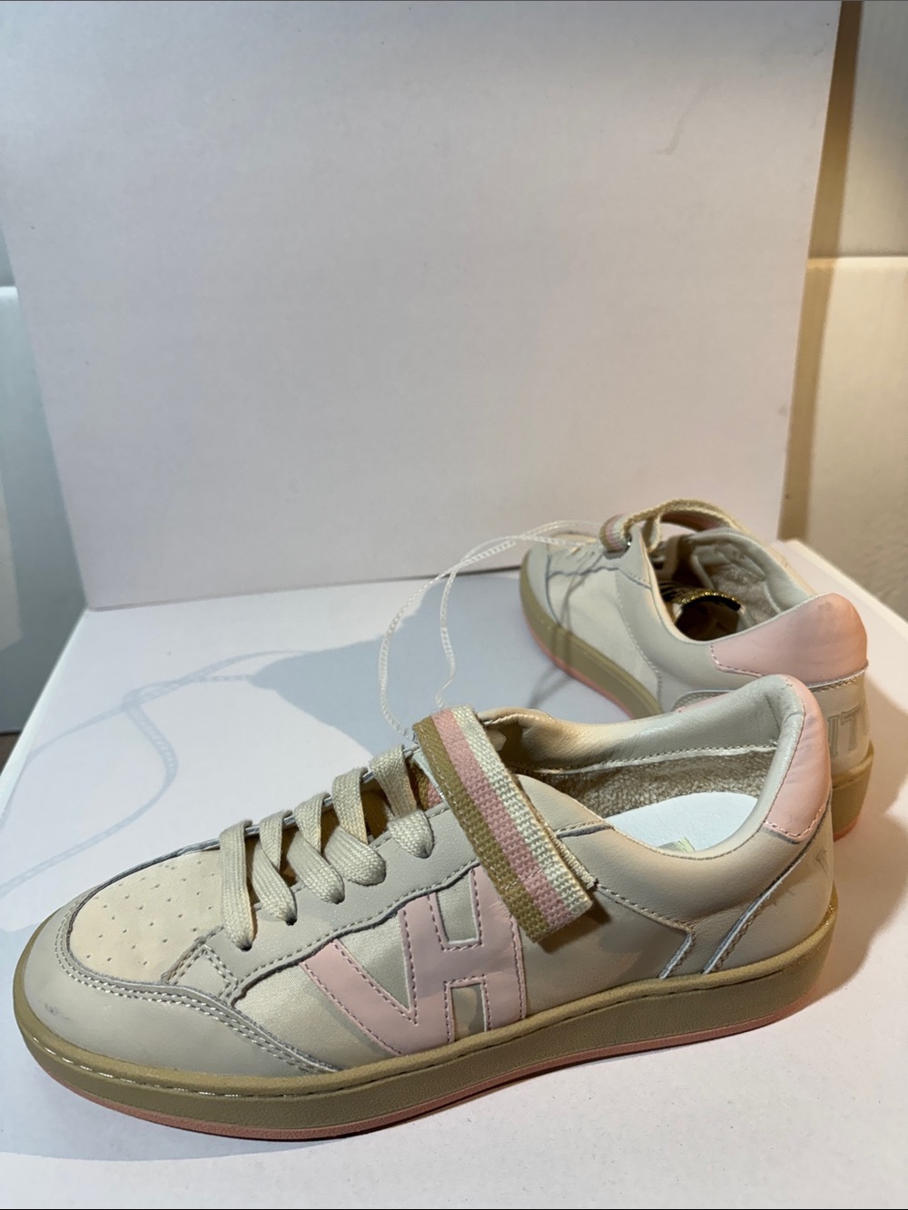 Vintage Havana Cream and Pink Lace-Up Low-Top Sneakers
